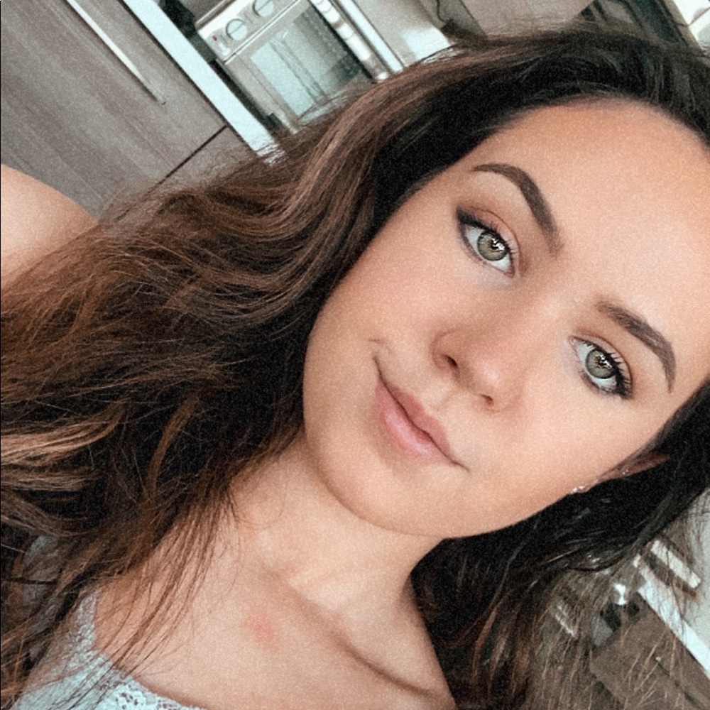 Meet your Posher, Madeleine